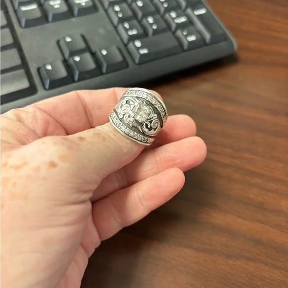 Hyo Siler size 9! I bought it and it’s just a bit too big. - Picture 3 of 7